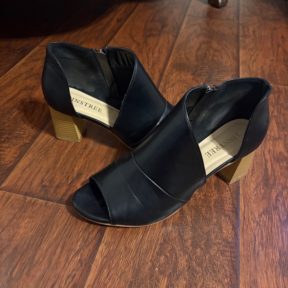 Black Peep-Toe Ankle heels